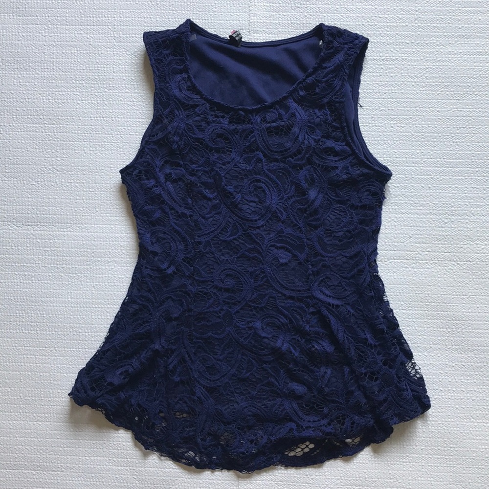 Blue laces no sleeved top